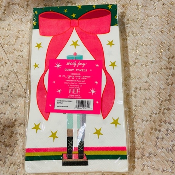 N25--New in Package Nutcracker Bright Pink Bow Stars Paper Guest Towels - Picture 2 of 5